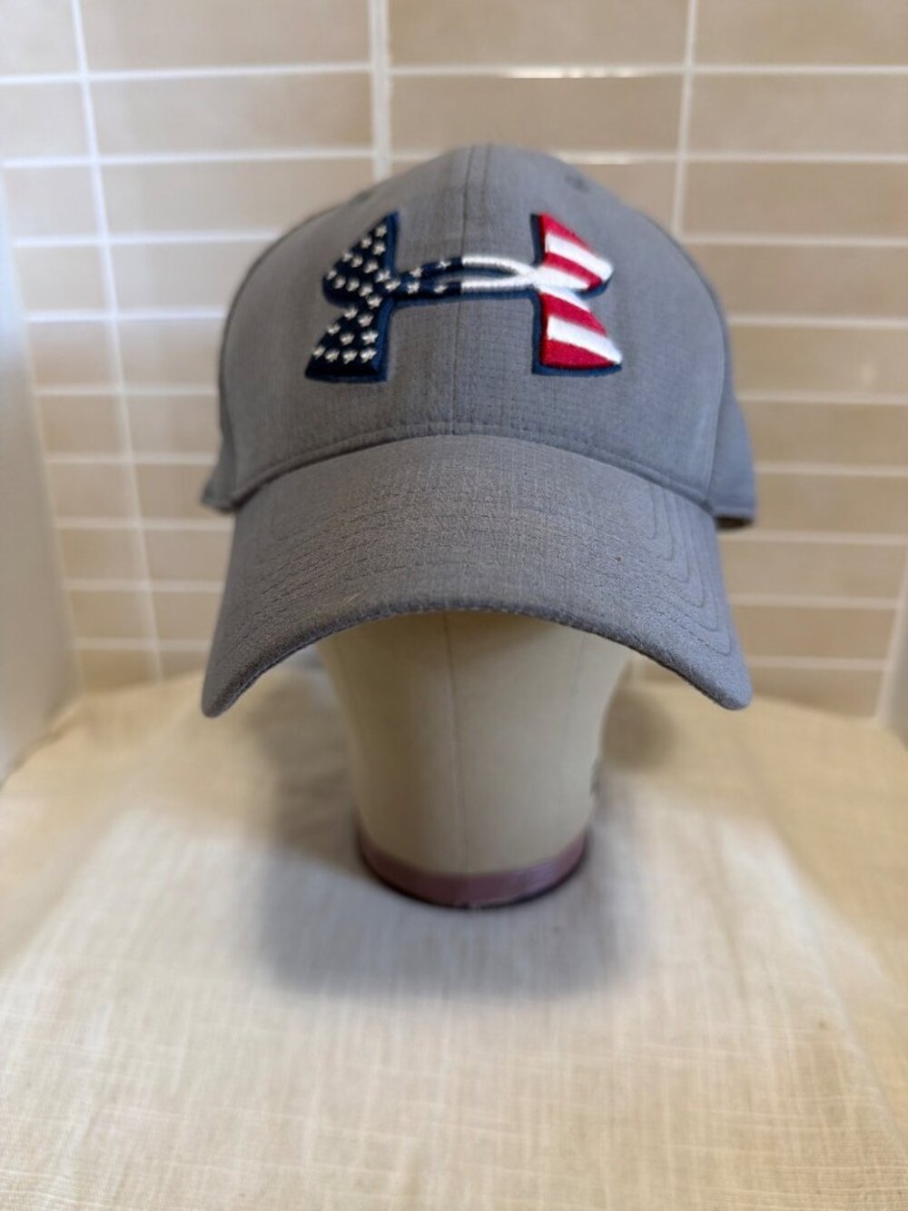 Under Armour Mens Gray Baseball Cap With USA Flag Logo XL/XXL